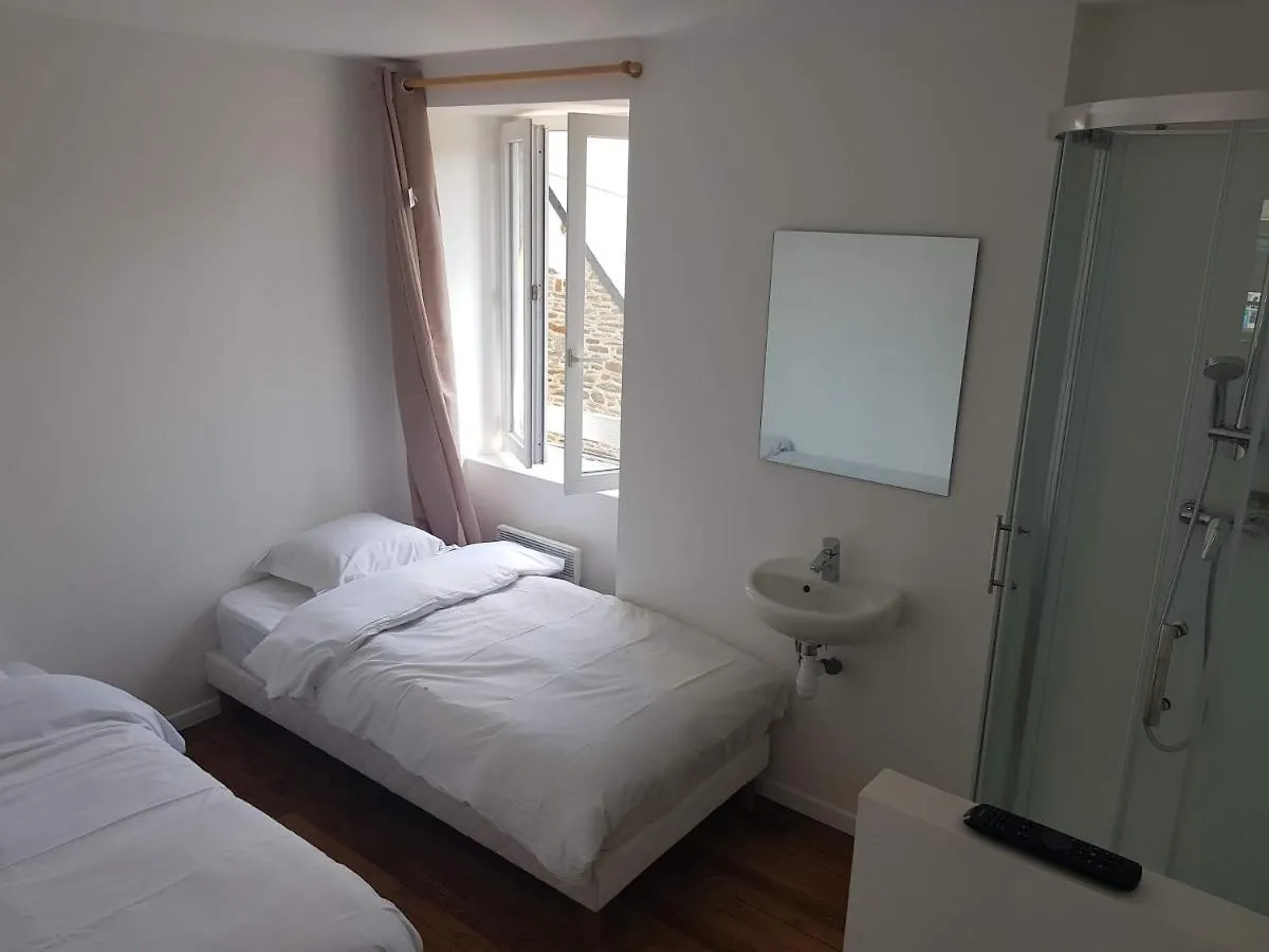 Chambres / Bedroom Pleine-Fougères 0*,  Frankrijk